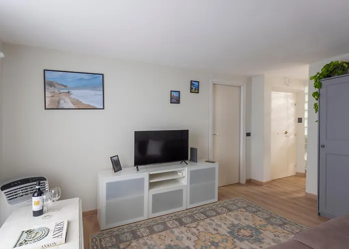 Center - Mazzini 73 * Ancona